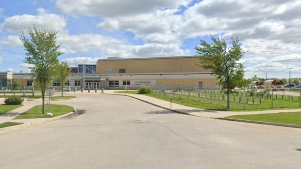 All Steinbach, Kleefeld schools closing on Friday out of 'abundance of caution' after another phone threat