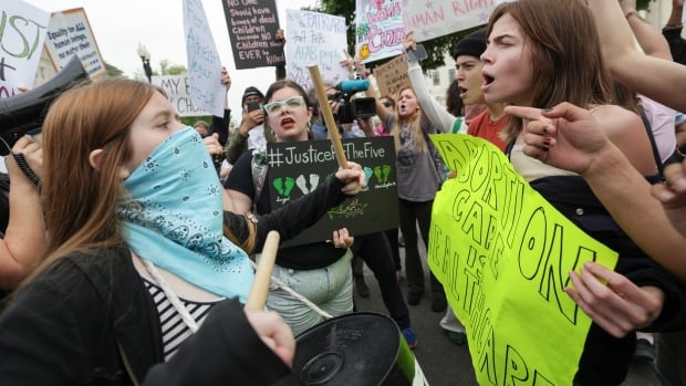 Scenes outside pharmacies could foreshadow next phase in U.S. abortion battle | CBC News