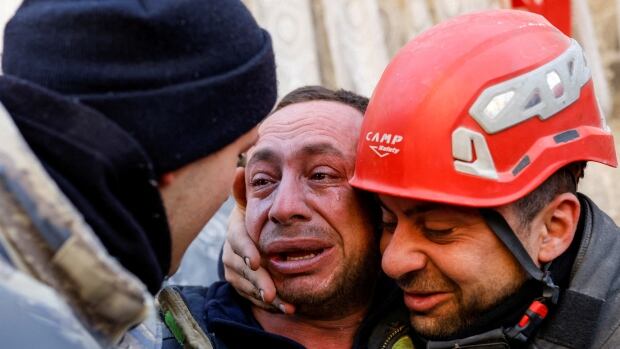 Türkiye ve Suriye depreminde ölü sayısı 28.000 ve hala tırmanıyor