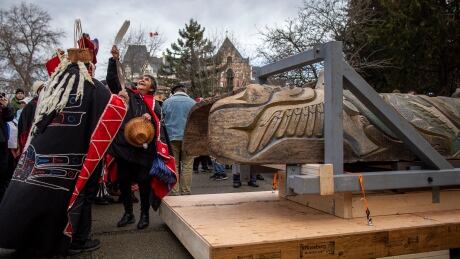 NUXALK TOTEM POLE