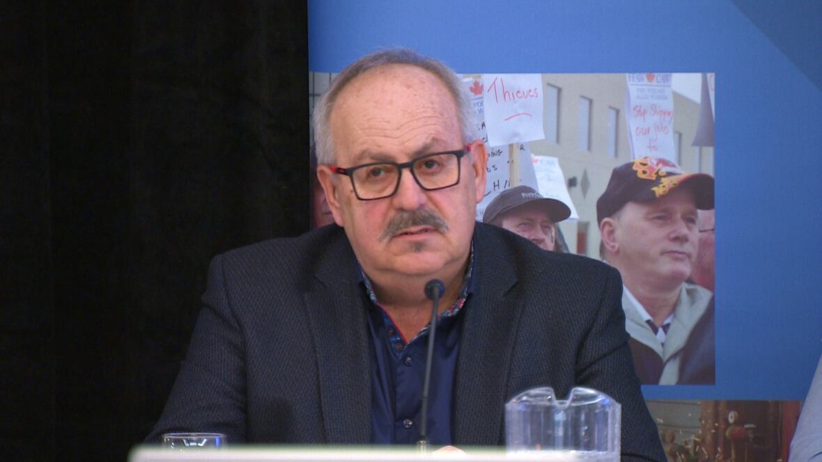 Union calls on DFO to reopen Atlantic mackerel fishery CBC News