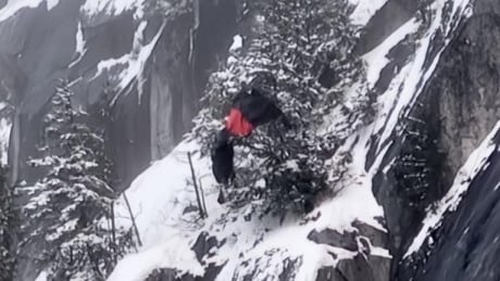 BASE jumper rescue in Squamish, March 2023