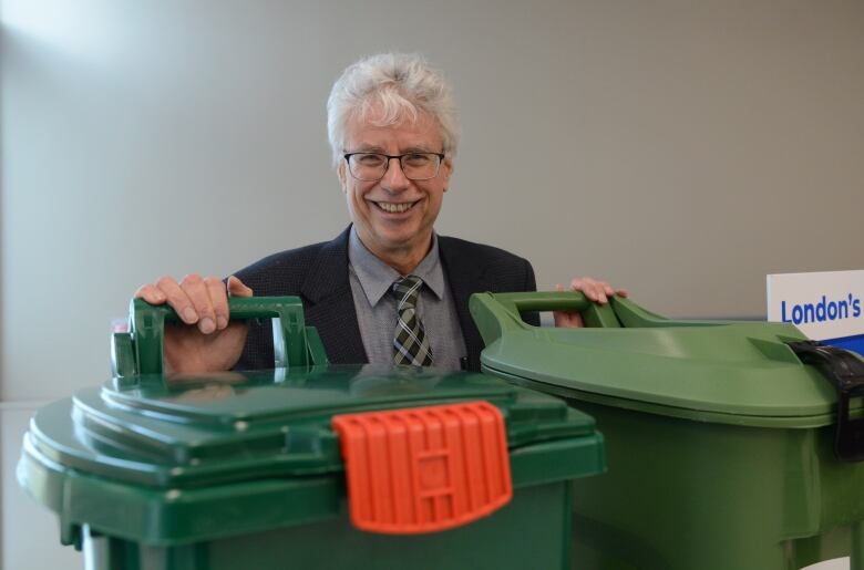 Move to biweekly trash pickup, green bin launch pushed back — yet again