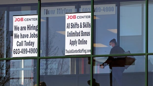 US worker market makes weak with increased jobs and job increases