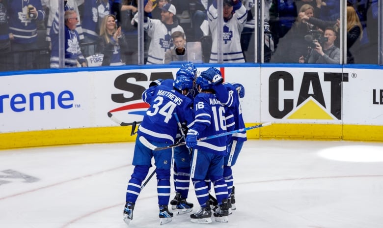 Maple Leafs win 1st playoff series in 19 years with OT victory over  Lightning in Game 6