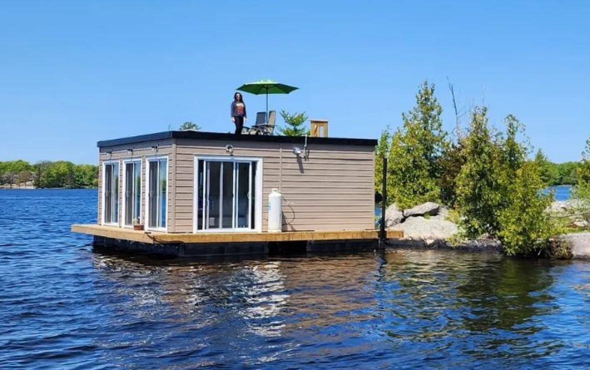 Ontario bans 'floating homes' from overnight stays on lakes CBC News