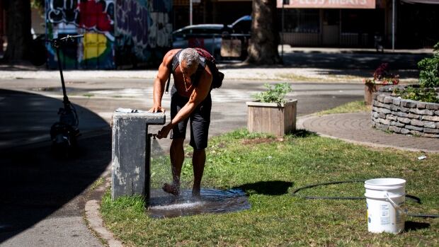 Cooling centres opened as prolonged heat wave begins in B.C.