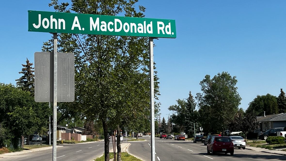 Committee supports changing Saskatoon's John A. MacDonald