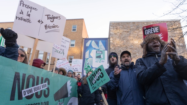 More Quebec public unions have tentative deals on working conditions, but not on pay; Thousands of Quebec public sector workers are striking today to express their dissatisfaction with the government's contract offers\.