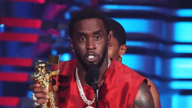 Sean « Diddy » Combs et la chanteuse R&B Cassie règlent un procès pour abus