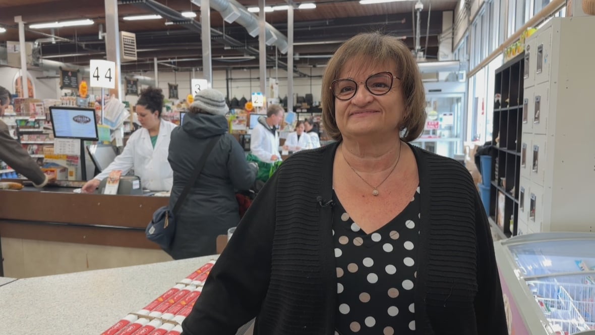 Fees for paper, reusable bags in Edmonton to increase July 1 CBC News