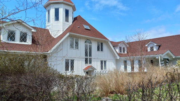 Their artwork once hung on the walls of an upscale inn. The artists want it back; The Doctor's House Inn & Spa has gone into bankruptcy and the property is now abandoned\. Artists are left looking for where their artwork might have gone\.