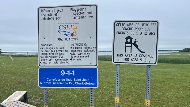 Needles found in field behind École François-Buote in Charlottetown; Signs at the playground behind École François-Buote in Charlottetown\. 