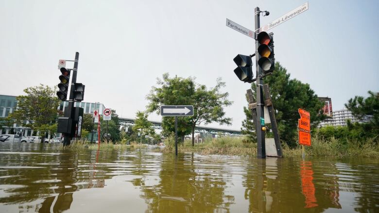 A major flood on Parthenais and Rene-Levesque.