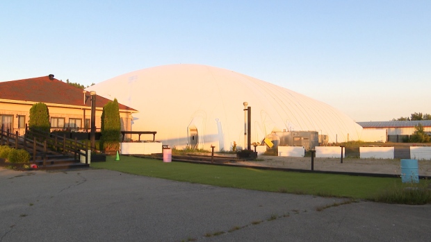Winter sports in Montreal's West Island threatened by closure of Club Dome; The original owner of the multi-sports complex says Le Club Dome is being dismantled because of a legal dispute between its operators and the owner of the land\. 