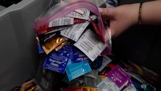Many teens didn't use a condom the last time they had sex. That worries health officials | CBC News