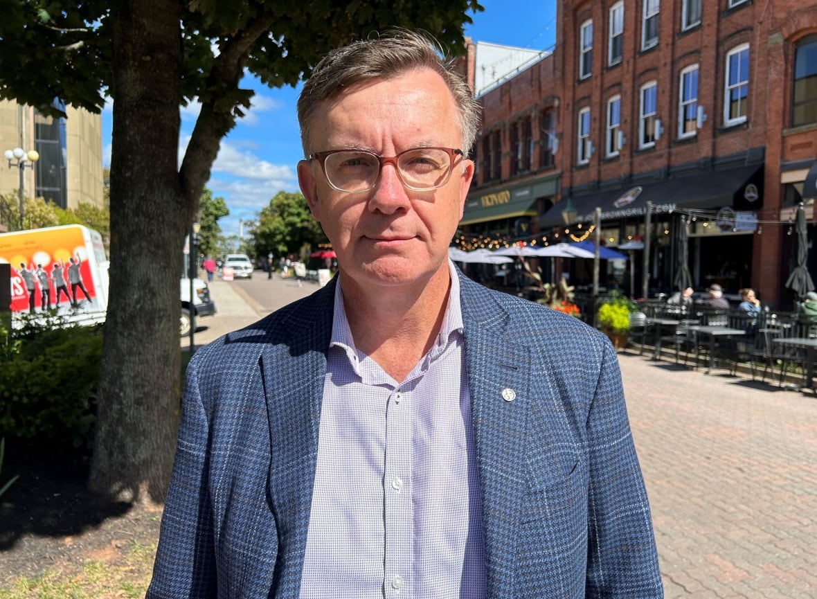 Steve Bellamy on Victoria Row