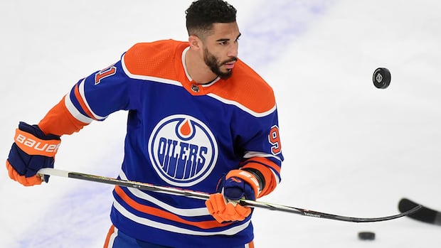 Oilers' Evander Kane makes presence felt in 7-4 Game 3 win after lost season
