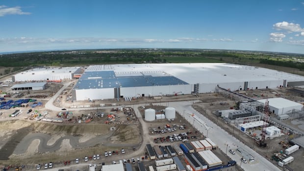 Unifor Local 444, NextStar reach tentative agreement to unionize EV battery plant