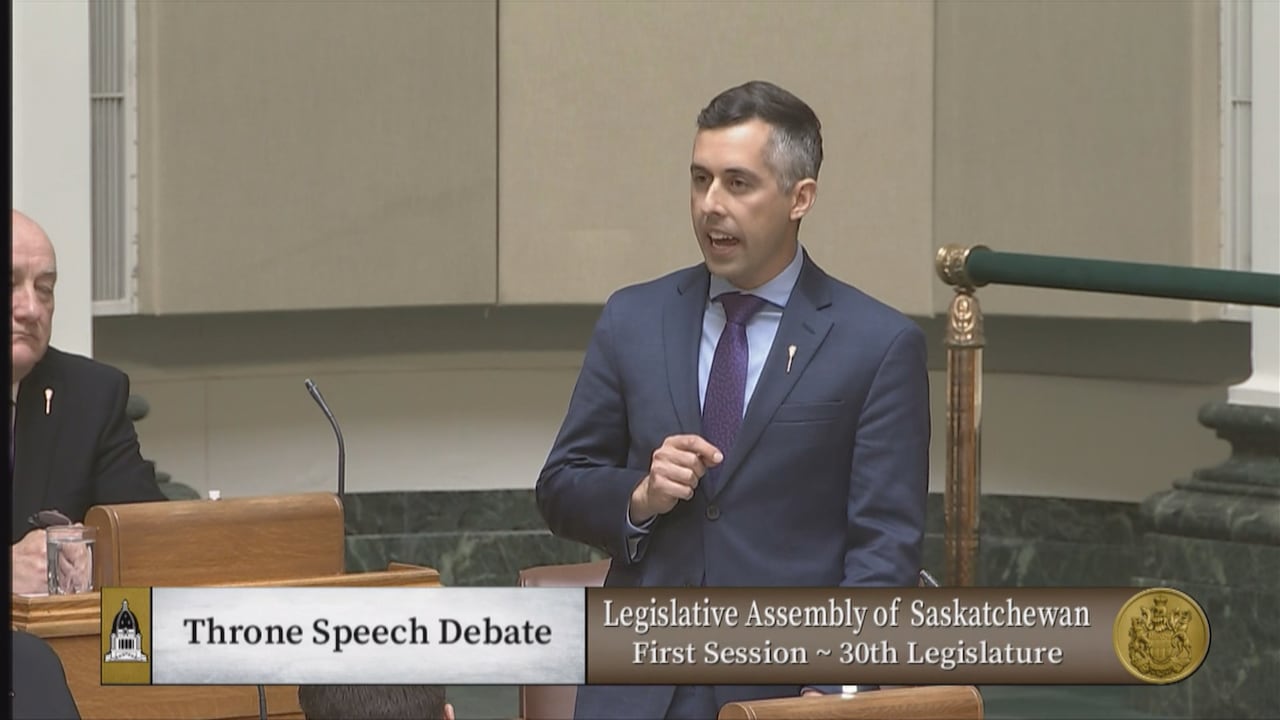 image of NDP MLA, 모총리가 제안한 정책으로 그의 트랜스젠더 자녀를 겨냥했다고 주장