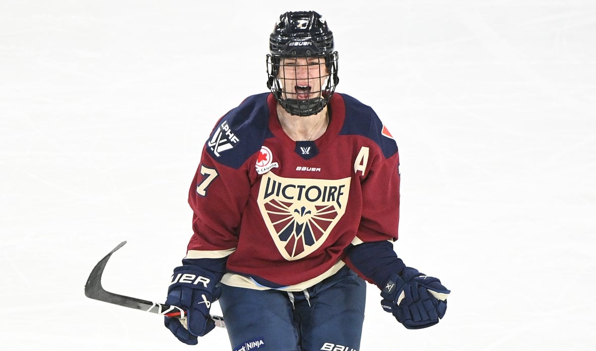 Montreal Victoire female player.