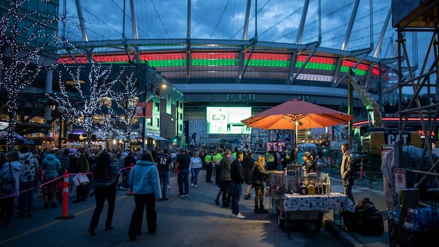 Visits to downtown Vancouver dropped in 2024, while the number of vacant storefronts rose