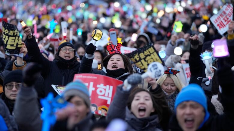 image of 대한민국 국회, 윤석열 대통령 탄핵안 가결