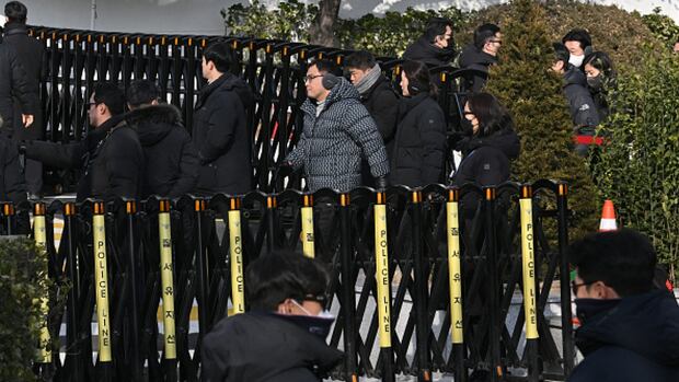 Investigators call off attempt to arrest South Korea president after 6-hour standoff