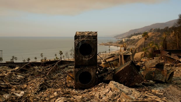 image of Canadian Firefighters Deploy to Help Combat California Wildfires