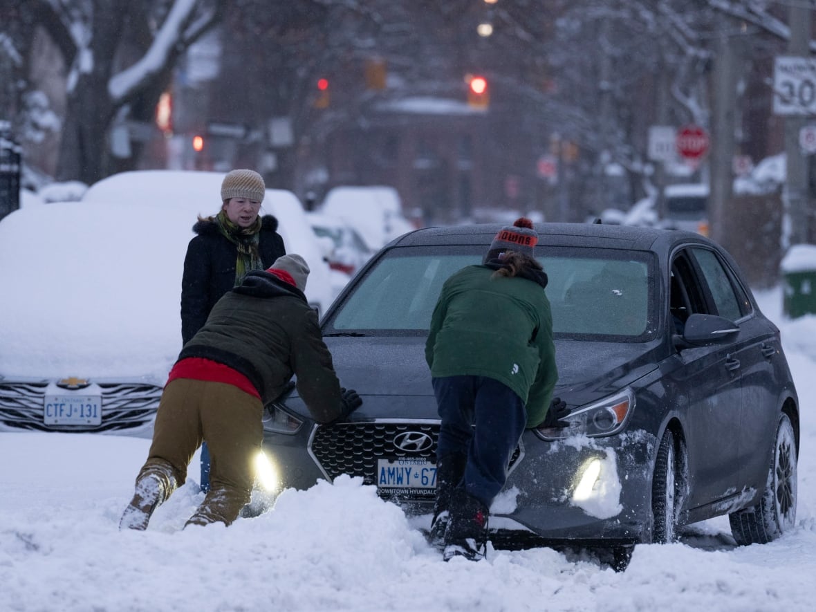 Winter weather affecting schools, mail and flights across eastern Canada |  CBC News