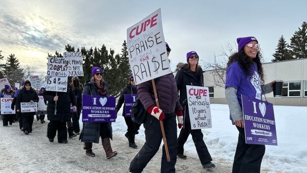 More than 4,000 education support staff have been on strike in Fort McMurray and in the Edmonton region since the beginning of January. CUPE school support workers are on strike outside Sturgeon public school building