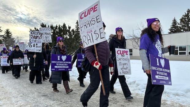 Fort McMurray school support worker strike is officially over, as members ratify deal