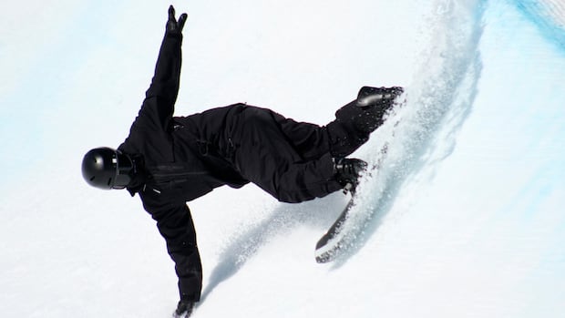 Shaun White kicks off new league with visions of snowboarding riches on halfpipe