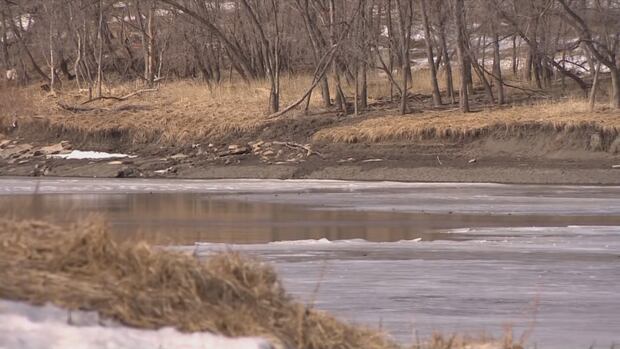 Frozen lakes, rivers and ice roads may not be safe as ice melts, MPI warns