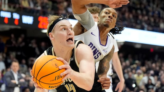 Winnipeg hoops star scores trip to NCAA Tournament with assist from Hall of Famer