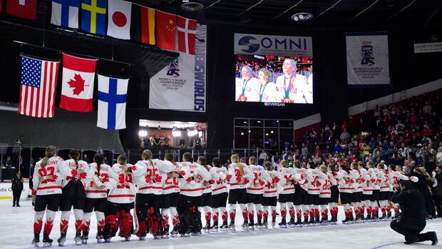 Canada unveils roster to defend women's hockey world title