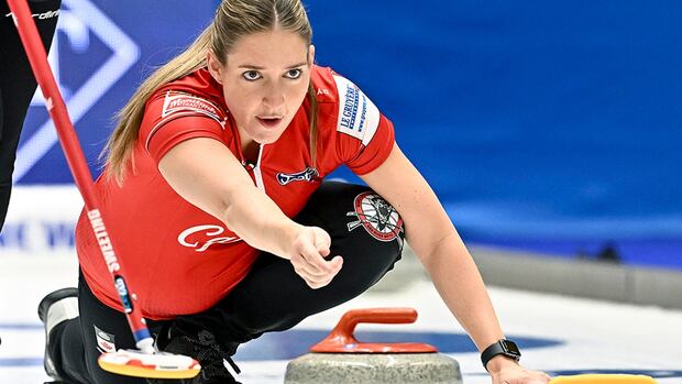 Lead Briane Harris leaves Kerri Einarson curling rink for Team Kate Cameron