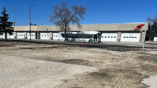 City of Winnipeg eyes lots near transit loop, bus garage for affordable housing