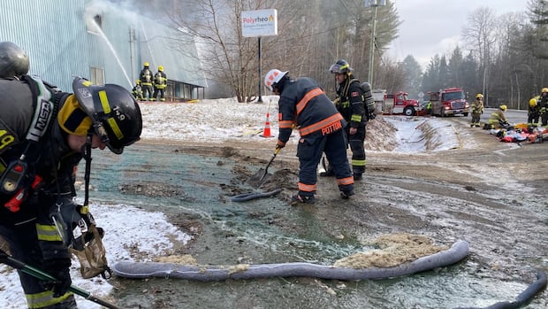 Runoff from fire at Eastern Townships' additives plant contained hazardous chemicals, ministry says