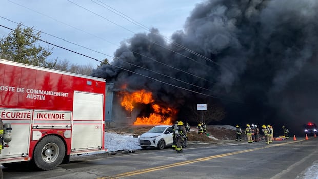 Chemical plant burns in southern Quebec, sparking concerns about toxic contamination