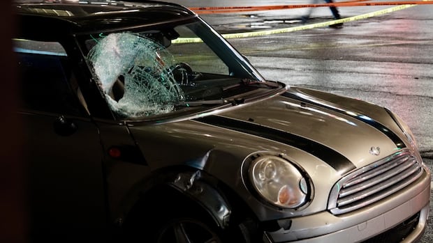 Pedestrian dies after being hit by car in downtown Montreal