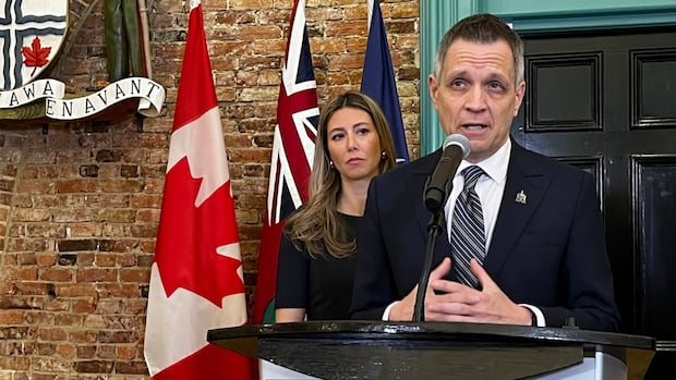 Ottawa, Gatineau mayors pressure federal parties on struggling downtown, public service