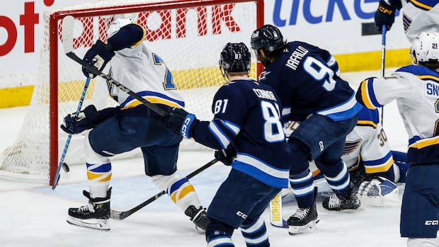 Winnipeg Jets score franchise-record 53rd win of season after 3-1 win over Blues