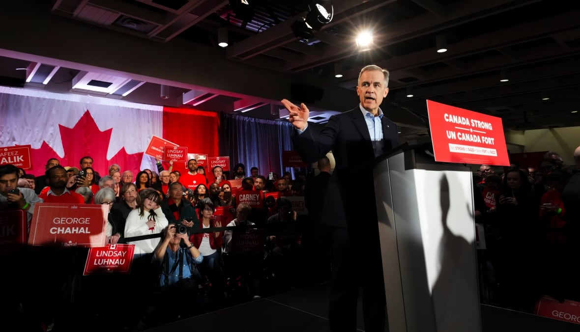 A antheral   stands down  a podium.