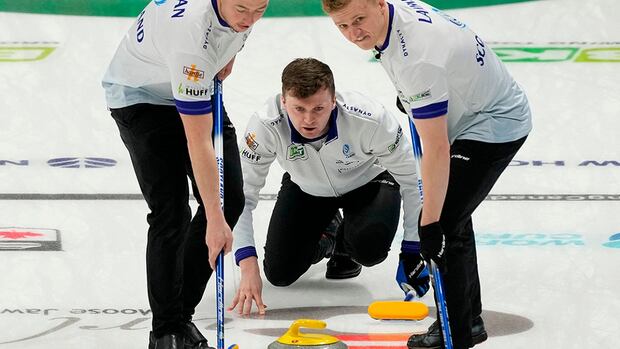 Fresh off world men's curling title, Mouat wins early draw at Players' Championship