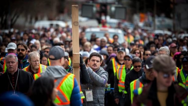 Way of the Cross returns to traditional route in Calgary after COVID hiatus