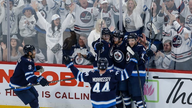 Winnipeg Jets looking to erase last two playoff disappointments in Game 2