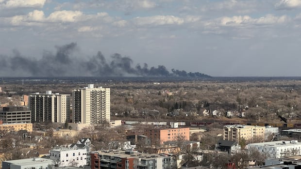 Drier spring creating 'dangerous situation,' Manitoba fire chief says amid recent grass fires
