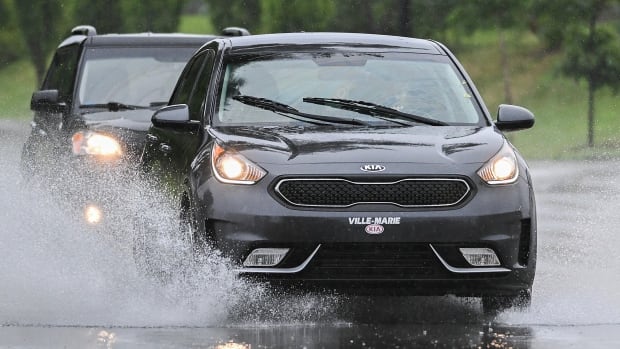 Risk of flash floods and water pooling on roads in Toronto, as Environment Canada issues rainfall warning