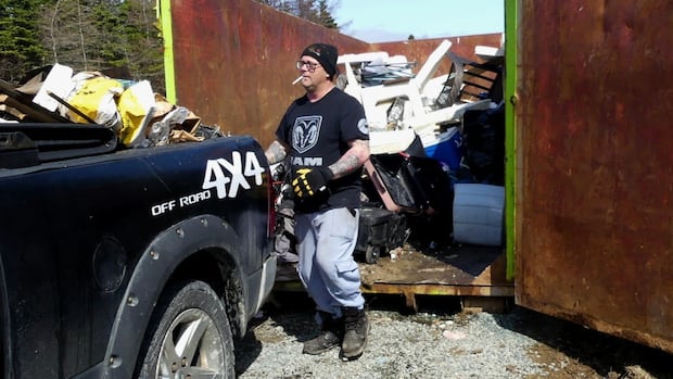 Cochrane Pond occupants organize clean up day to save their park